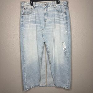 American Eagle Light wash low rise maxi denim Skirt